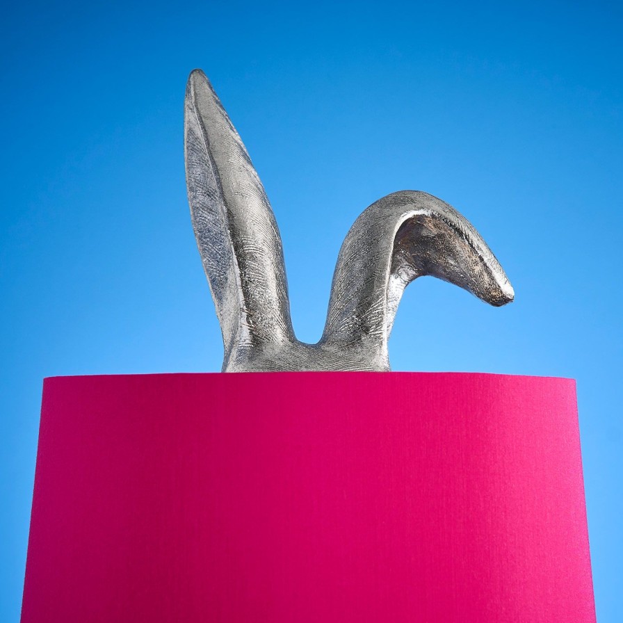 Tierleuchten Werns | Tischleuchte Hase Hiding Bunny®, Silber-Magenta, Polyresin, 24X24X74 Cm